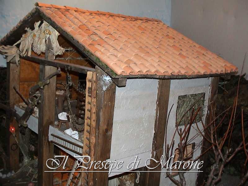 Dsc00072.jpg - Stalla vista da altra angolazione. Notare i coppi, tutti autocostruiti, in terracotta.